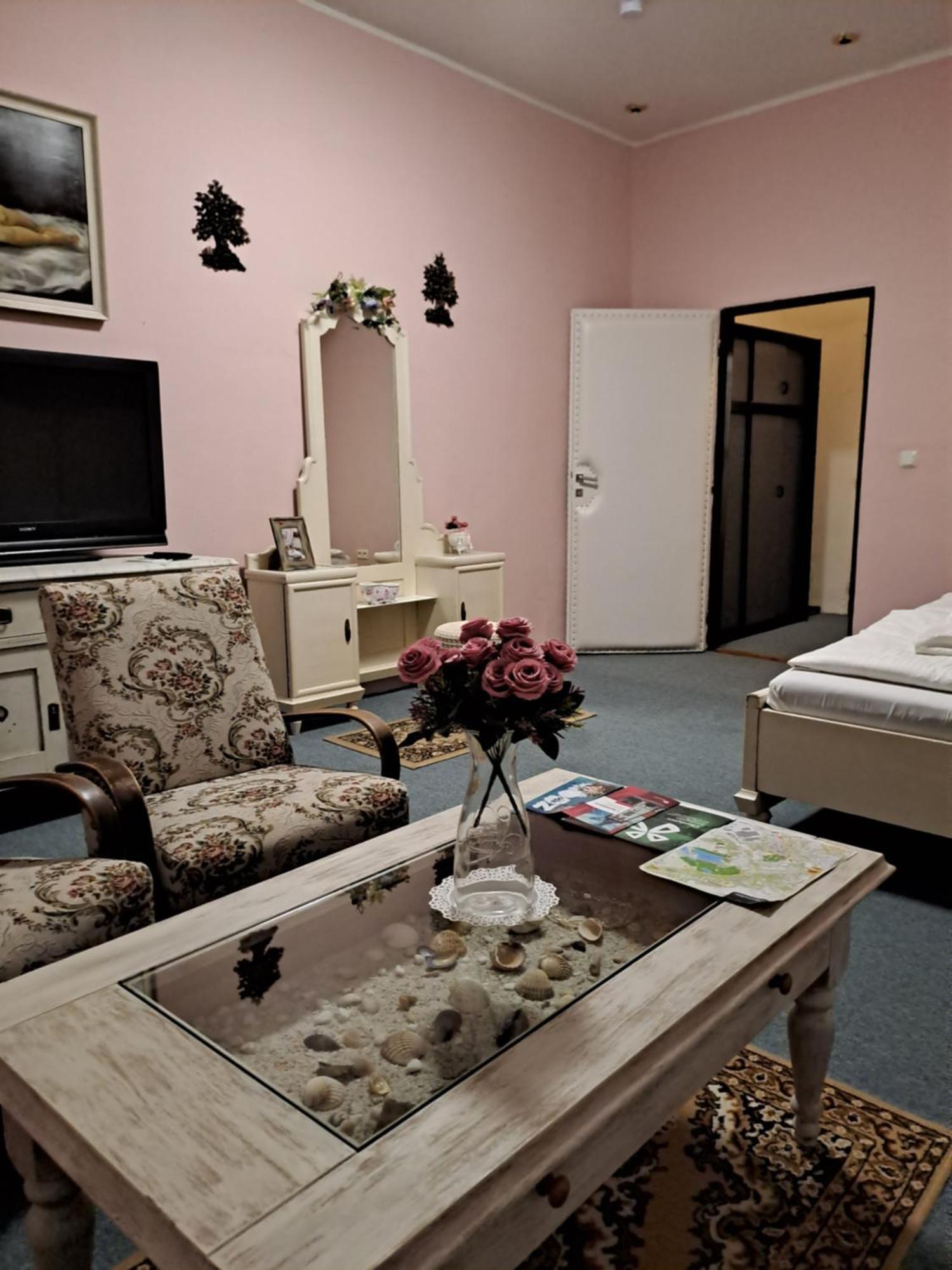 Hotel Kamenny Vrch Chomutov Værelse billede